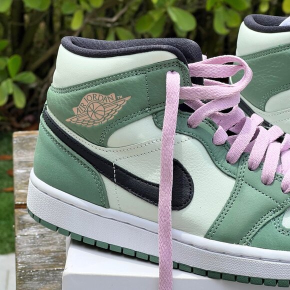 Womans NIKE Air Jordan 1 Mid SE Dutch Green Sneakers 7 with Box - Picture 3 of 16